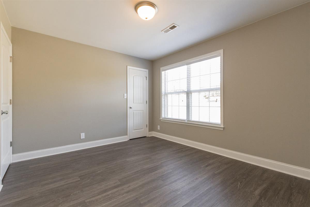 Peachers Mill Court Townhomes Apartment in Clarksville TN