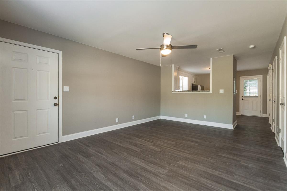 Peachers Mill Court Townhomes Apartment in Clarksville TN