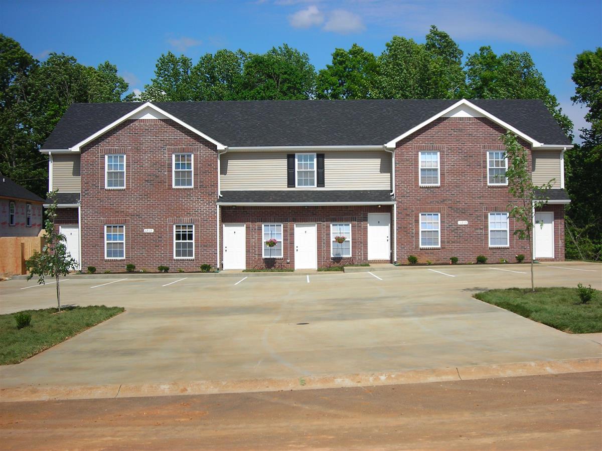 Quail Ridge Townhomes Apartment in Clarksville, TN